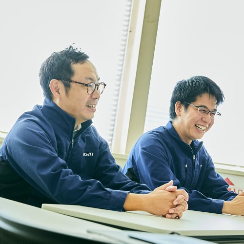 インタビューを受ける木村さんと鈴木さんの写真